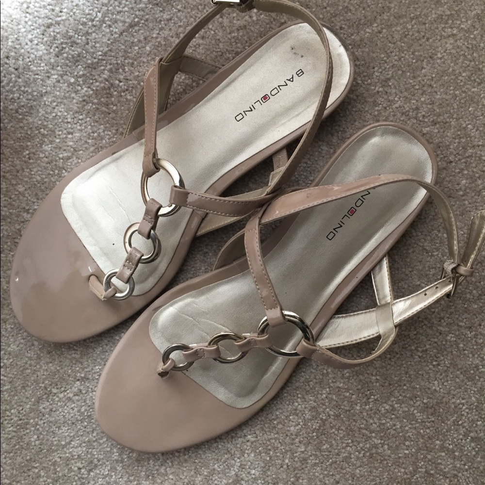 Bandolino flat sandals